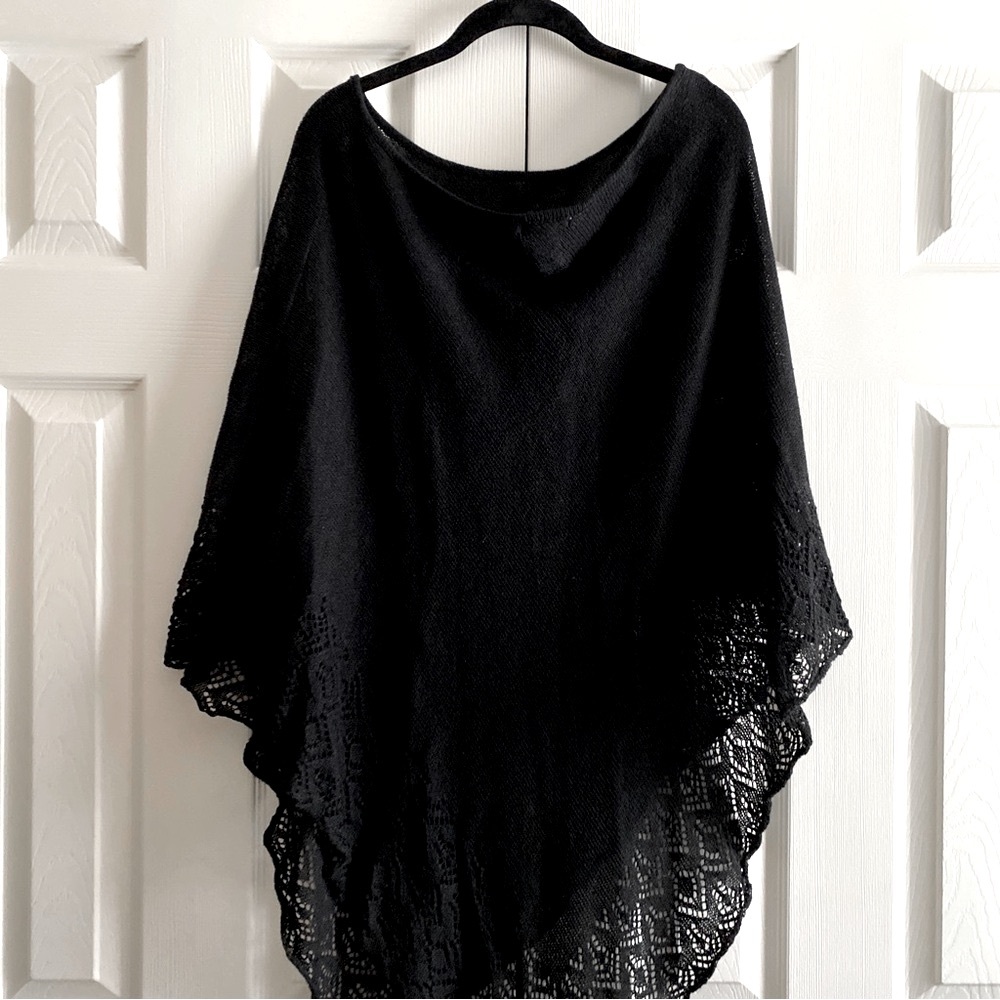 COVINGTON BLACK KNIT PONCHO OS